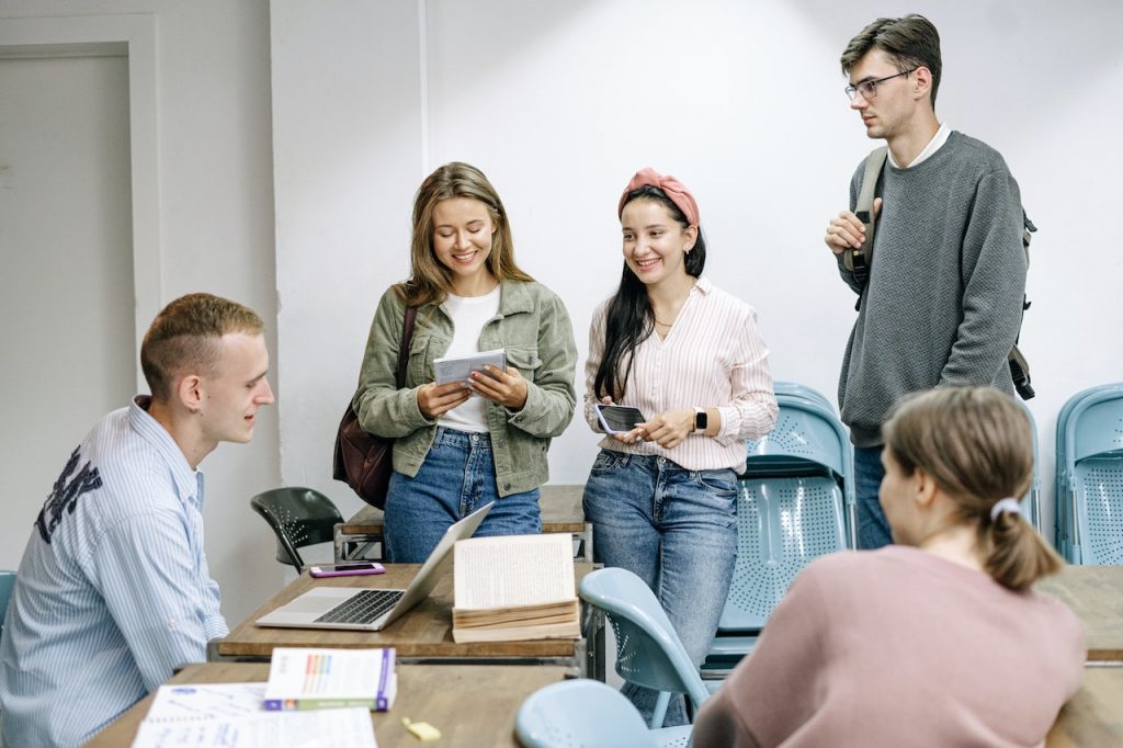 jeunes_etudiants